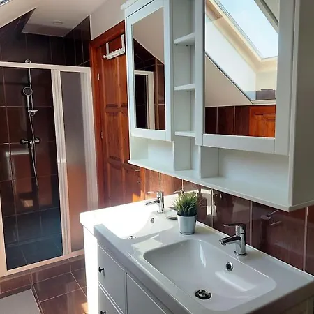 Lorajder Vendeghaz Villa