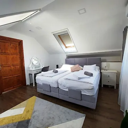 Villa Lorajder Vendeghaz *
