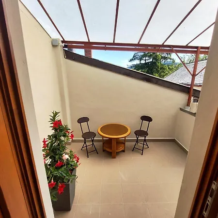 Lorajder Vendeghaz Villa *